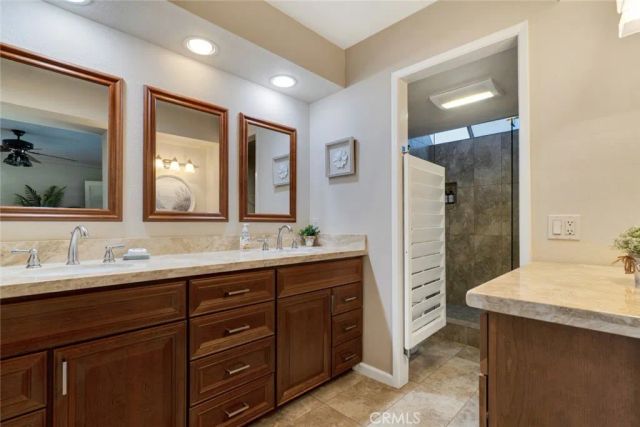 1008 W Riverside Drive 34, Burbank, CA 91506