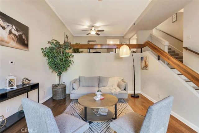 1008 W Riverside Drive 34, Burbank, CA 91506