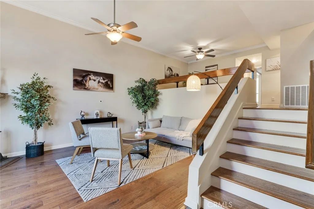 1008 W Riverside Drive 34, Burbank, CA 91506