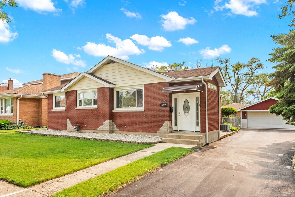 1500 Mandel Avenue, Westchester, IL 60154
