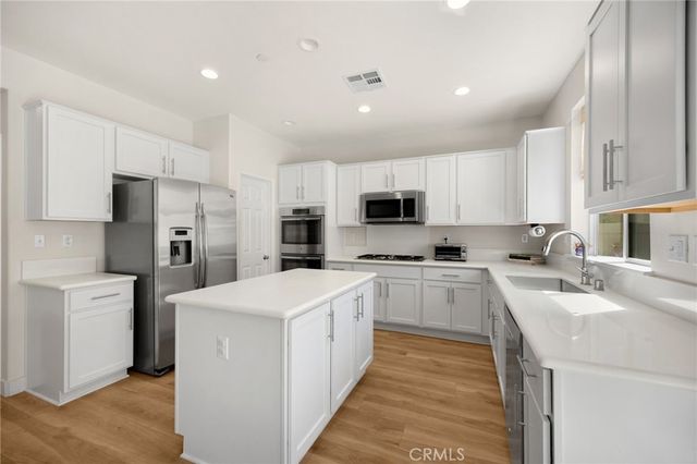 10964 Knoxville Way, Riverside, CA 92503