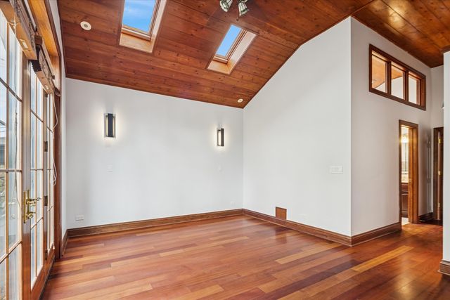 1745 W Cornelia Avenue, Chicago, IL 60657