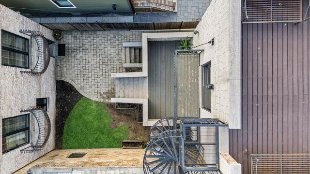 1745 W Cornelia Avenue, Chicago, IL 60657