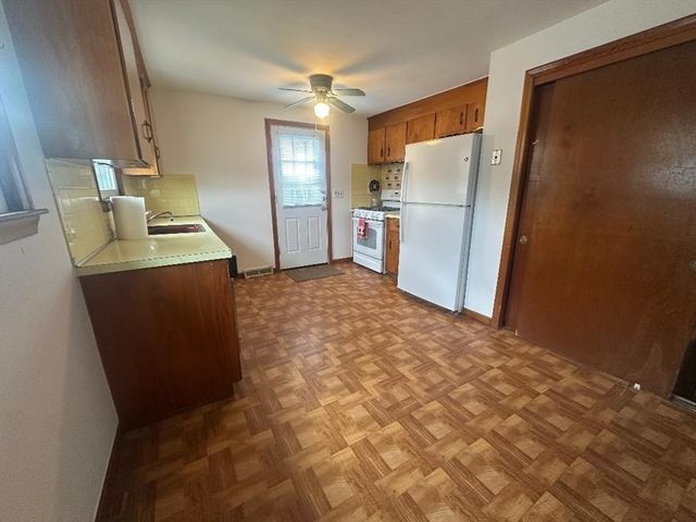 42 Pratt St, Brockton, MA 02302