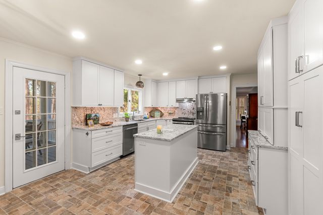 104 Redbud Ln., Hattiesburg, MS 39402