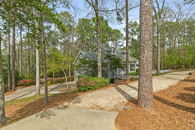 104 Redbud Ln., Hattiesburg, MS 39402