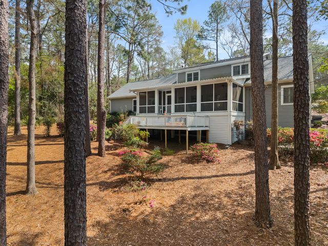 104 Redbud Ln., Hattiesburg, MS 39402