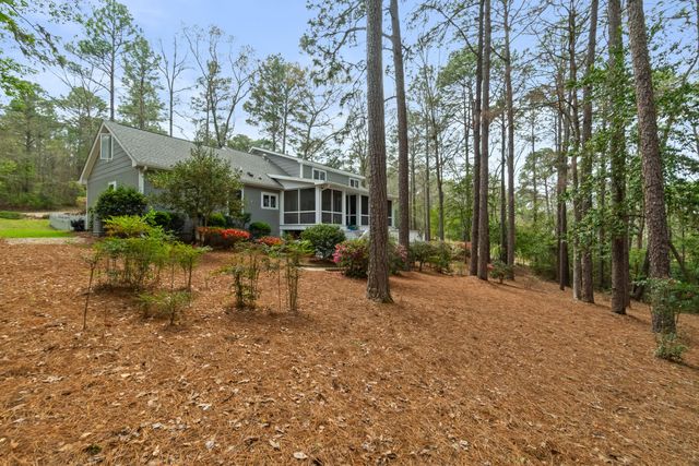 104 Redbud Ln., Hattiesburg, MS 39402
