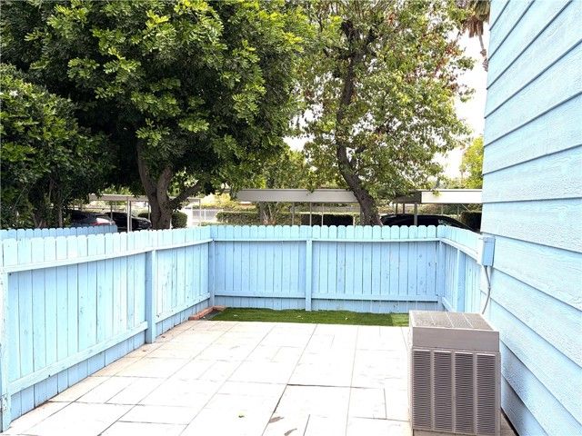 7025 Glade Avenue 19, Canoga Park (los Angeles), CA 91303