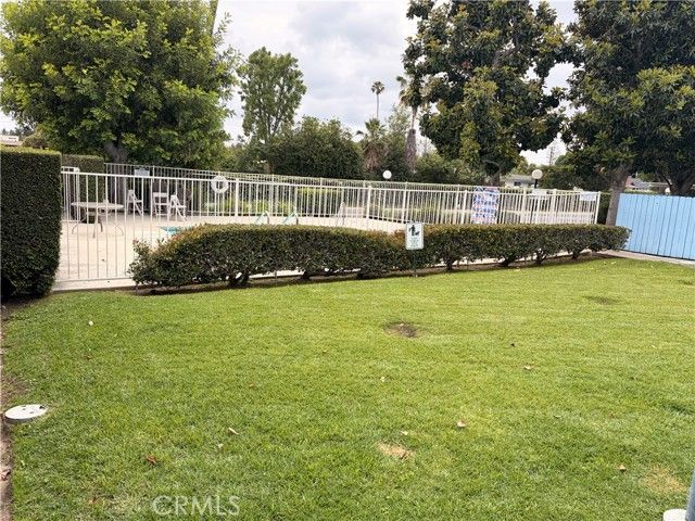 7025 Glade Avenue 19, Canoga Park (los Angeles), CA 91303