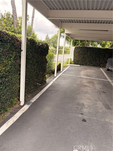 7025 Glade Avenue 19, Canoga Park (los Angeles), CA 91303