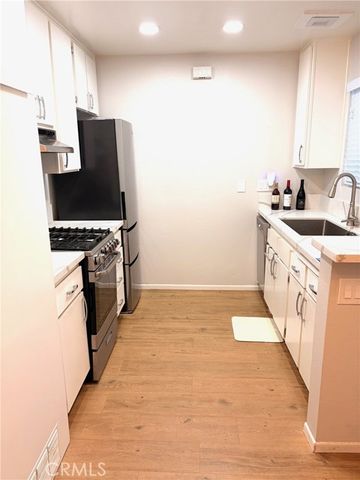 7025 Glade Avenue 19, Canoga Park (los Angeles), CA 91303