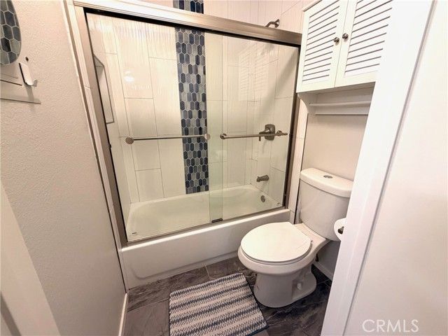 7025 Glade Avenue 19, Canoga Park (los Angeles), CA 91303