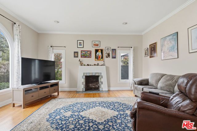 1612 S Genesee Avenue, Los Angeles, CA 90019