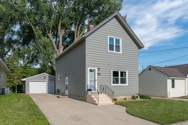 1041 Quincy Street, Mankato, MN 56003