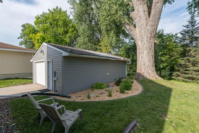 1041 Quincy Street, Mankato, MN 56003