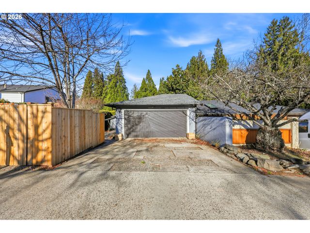 3545 Se 1ST St, Gresham, OR 97080