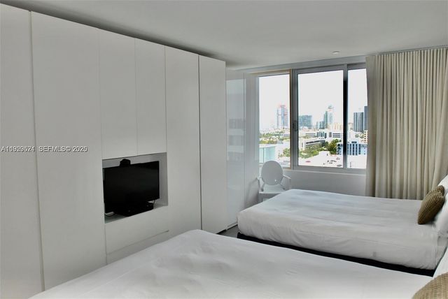 1100 West Ave PH 1601, Miami Beach, FL 33139