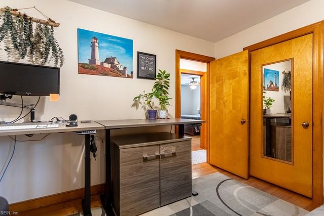 15 Sanford DR, Newport News, VA 23601