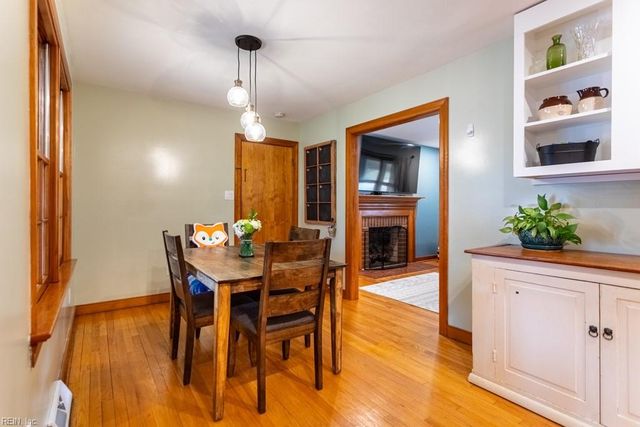 15 Sanford DR, Newport News, VA 23601