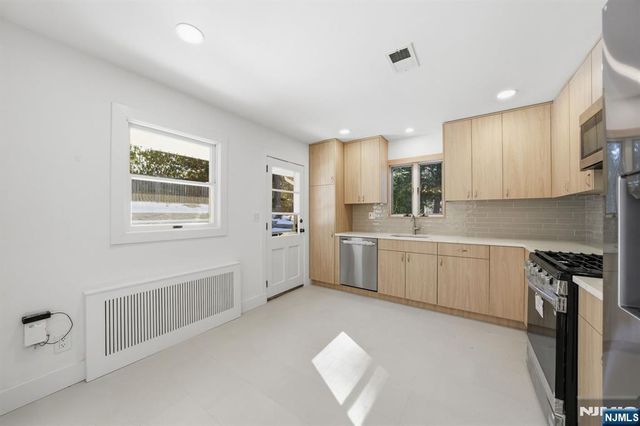 40 Magnolia Avenue, Tenafly, NJ 07670