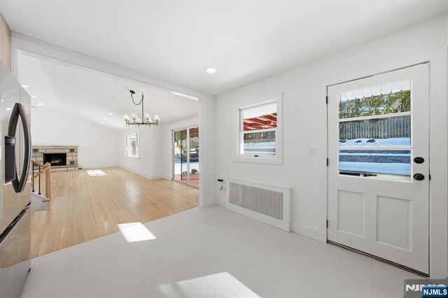 40 Magnolia Avenue, Tenafly, NJ 07670