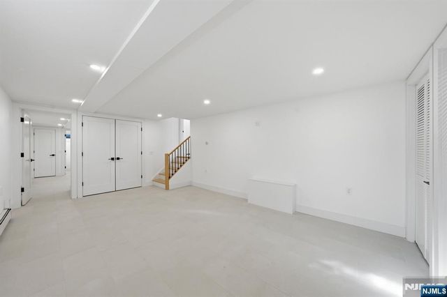 40 Magnolia Avenue, Tenafly, NJ 07670