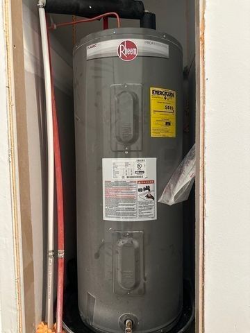 42 Kendell Ln, Salisbury, MA 01952