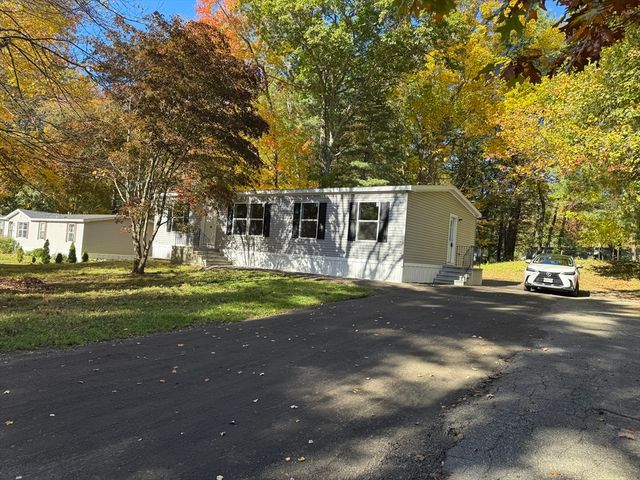 42 Kendell Ln, Salisbury, MA 01952