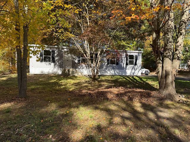 42 Kendell Ln, Salisbury, MA 01952
