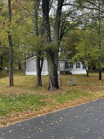 42 Kendell Ln, Salisbury, MA 01952