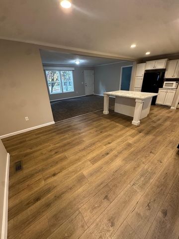 42 Kendell Ln, Salisbury, MA 01952