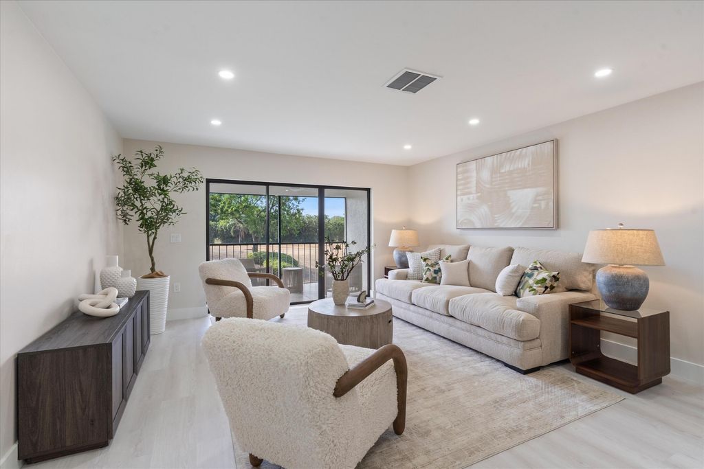 47 Stratford Lane W F, Boynton Beach, FL 33436