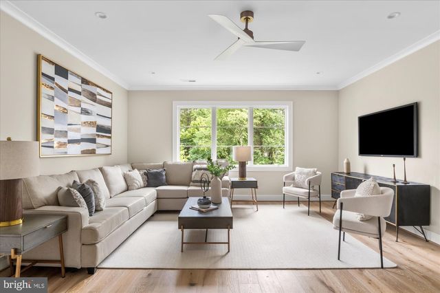 1104 SHARON CT, Mclean, VA 22101
