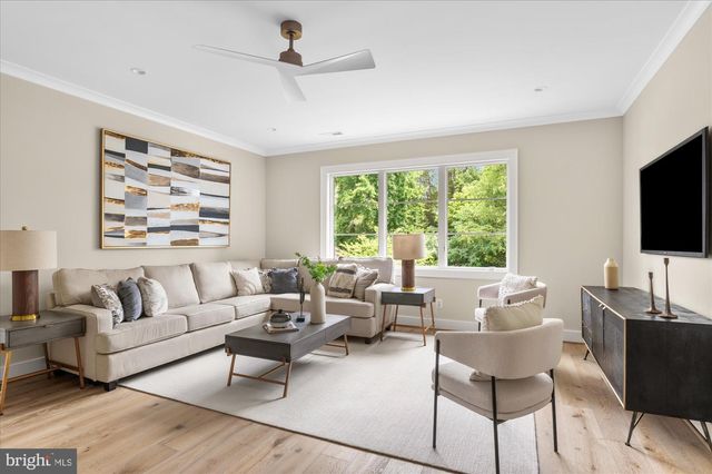 1104 SHARON CT, Mclean, VA 22101
