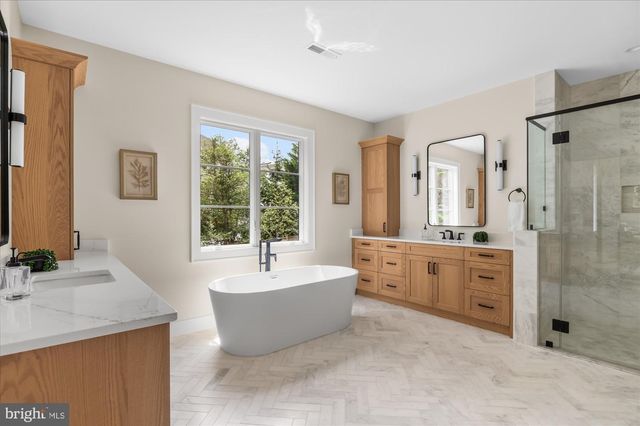 1104 SHARON CT, Mclean, VA 22101