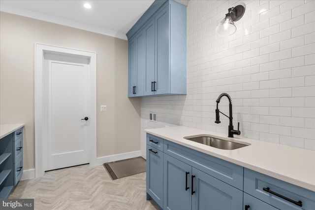 1104 SHARON CT, Mclean, VA 22101