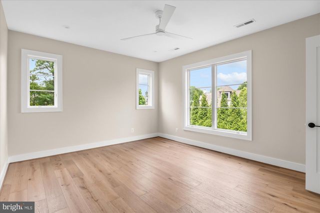 1104 SHARON CT, Mclean, VA 22101