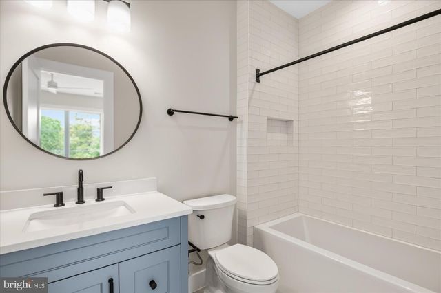 1104 SHARON CT, Mclean, VA 22101