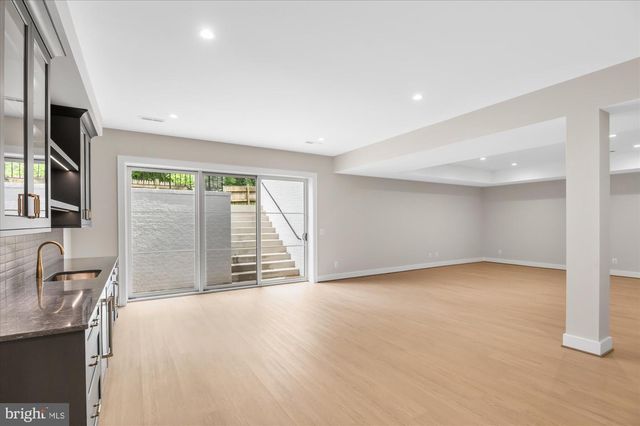 1104 SHARON CT, Mclean, VA 22101