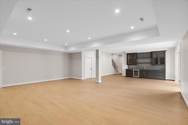 1104 SHARON CT, Mclean, VA 22101