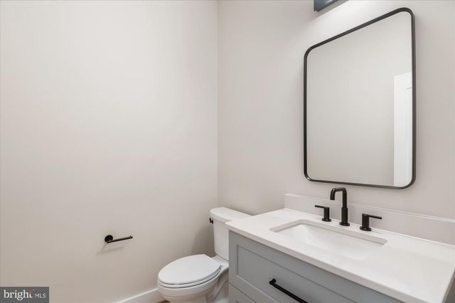 1104 SHARON CT, Mclean, VA 22101