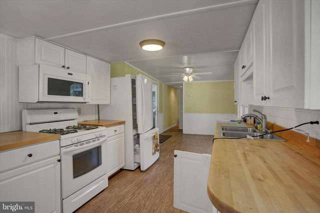 2010-C PINE GROVE RD, Fayetteville, PA 17222