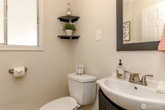 1309 Livingston Street NE, Lacey, WA 98516