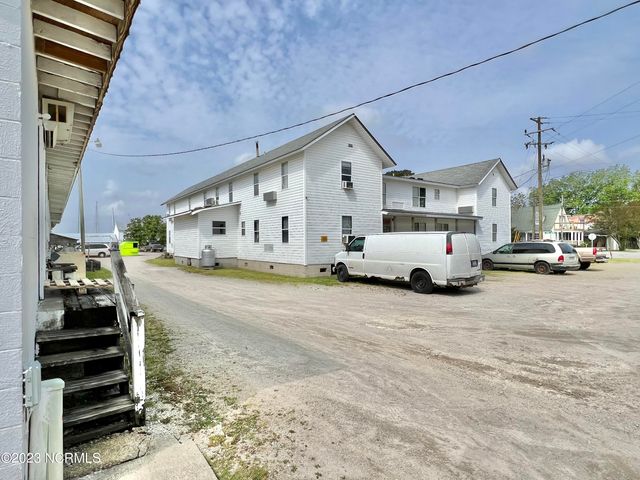 301 Hodges Street, Oriental, NC 28571