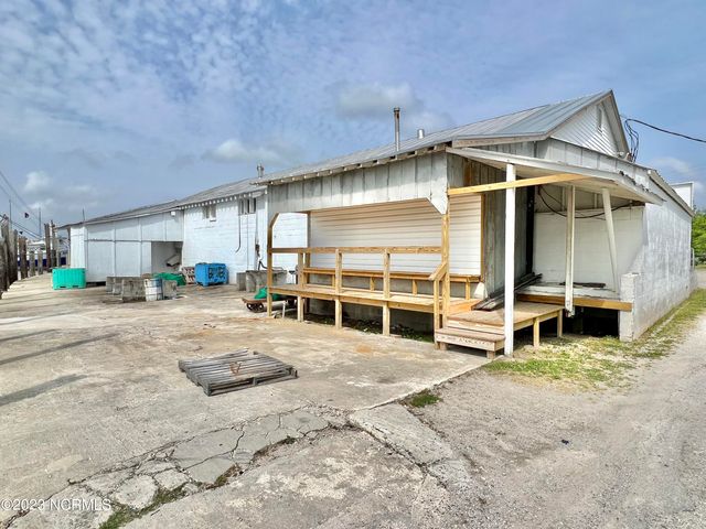 301 Hodges Street, Oriental, NC 28571
