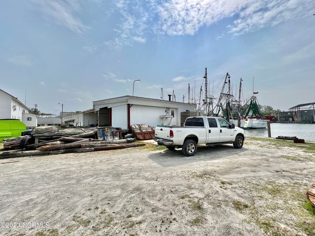 301 Hodges Street, Oriental, NC 28571