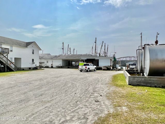 301 Hodges Street, Oriental, NC 28571