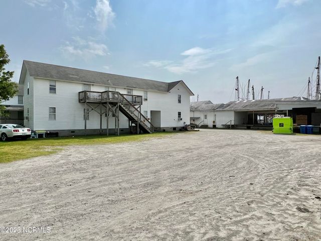 301 Hodges Street, Oriental, NC 28571