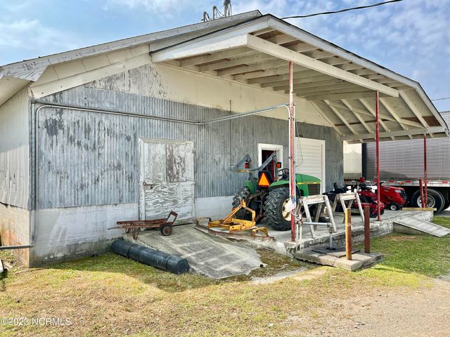 301 Hodges Street, Oriental, NC 28571